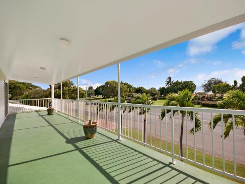 18 Heatleys Parade, Belgian Gardens QLD 4810