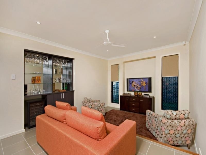 18 Shutehaven Circuit, Bushland Beach QLD 4818