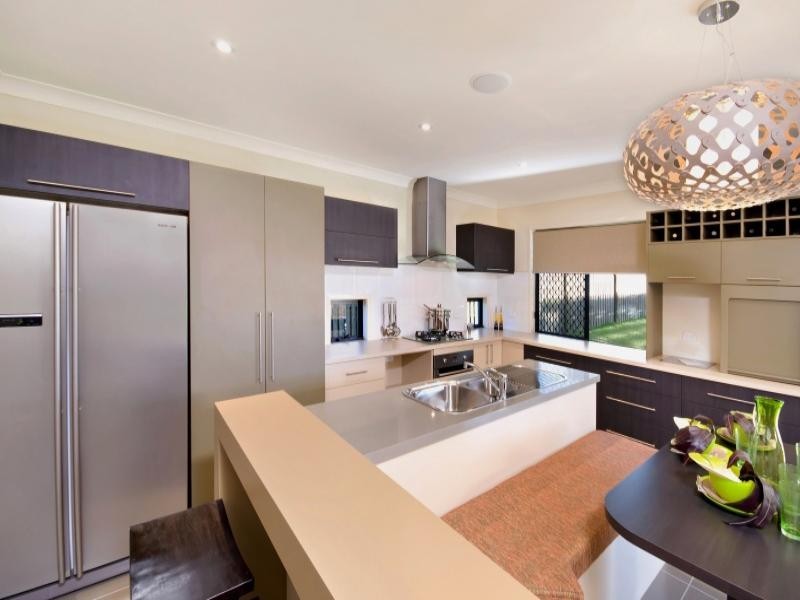 18 Shutehaven Circuit, Bushland Beach QLD 4818