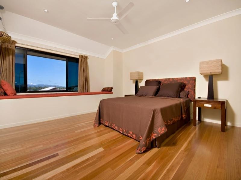 18 Shutehaven Circuit, Bushland Beach QLD 4818