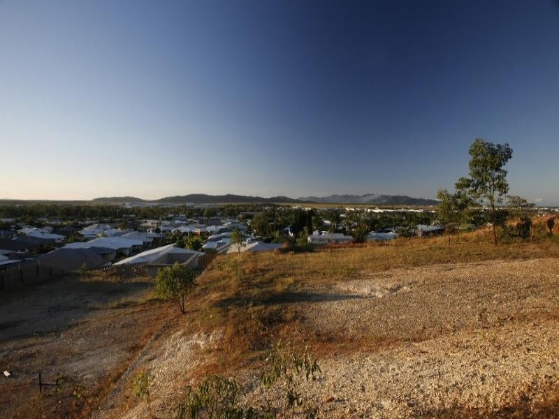 60 St Albans Road, Mount Louisa QLD 4814