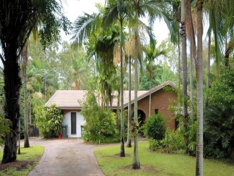 Bushland Beach QLD 4818