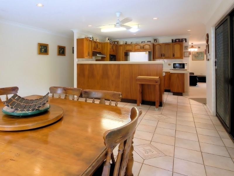 Bushland Beach QLD 4818