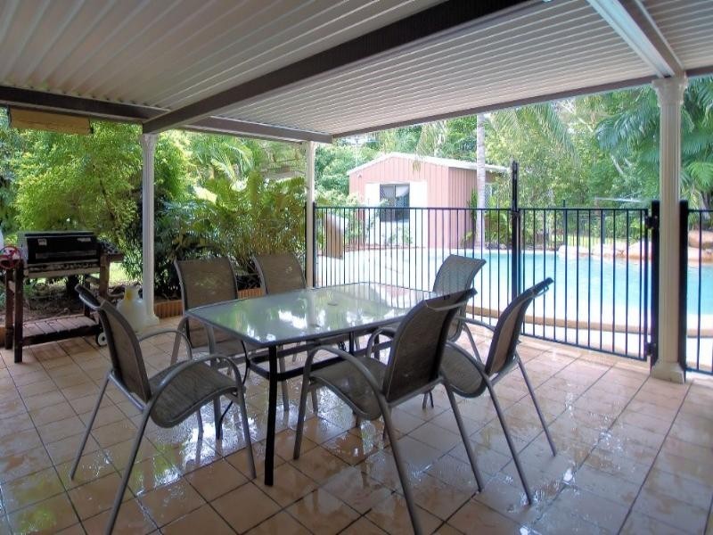 Bushland Beach QLD 4818