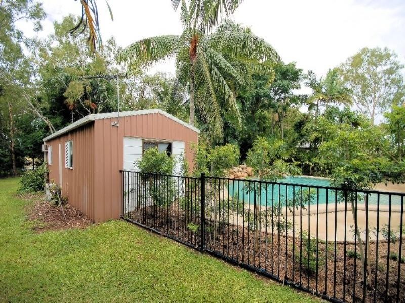 Bushland Beach QLD 4818