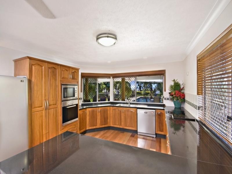 50 Waterview Drive, Bushland Beach QLD 4818