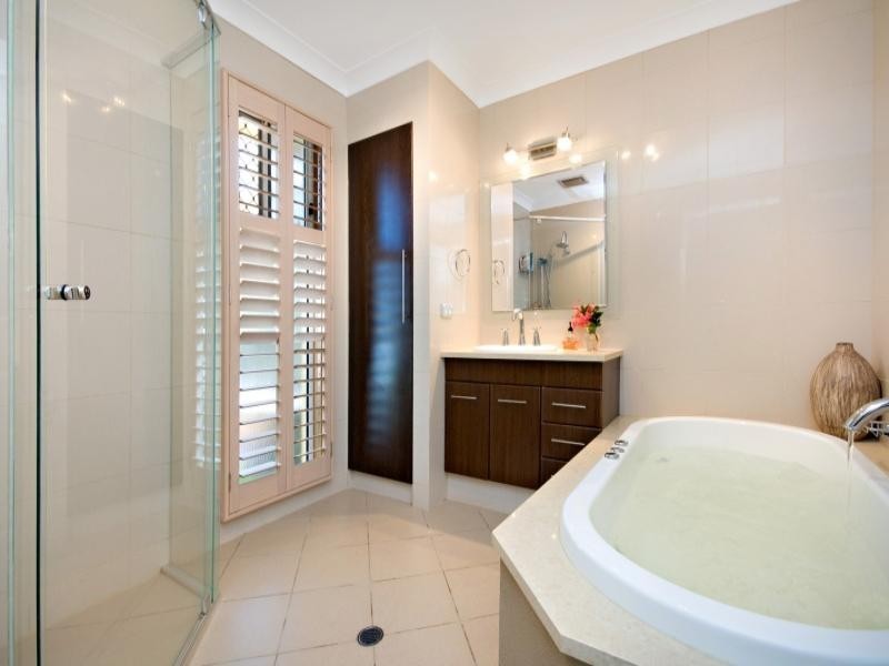 50 Waterview Drive, Bushland Beach QLD 4818