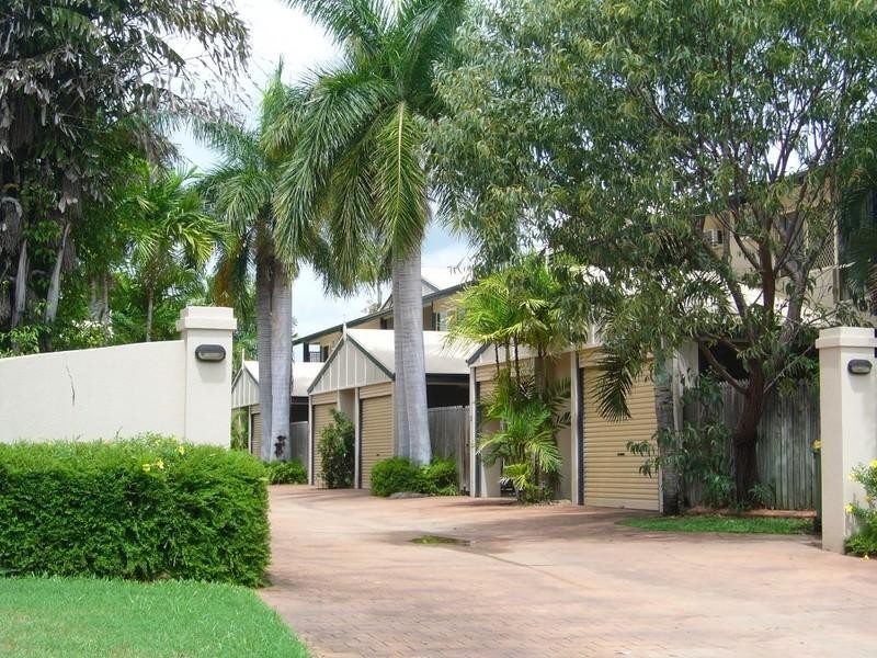 Pimlico QLD 4812