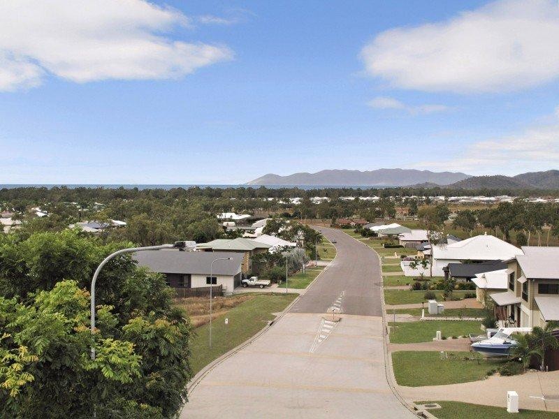 42 Goicoechea Drive, Bushland Beach QLD 4818