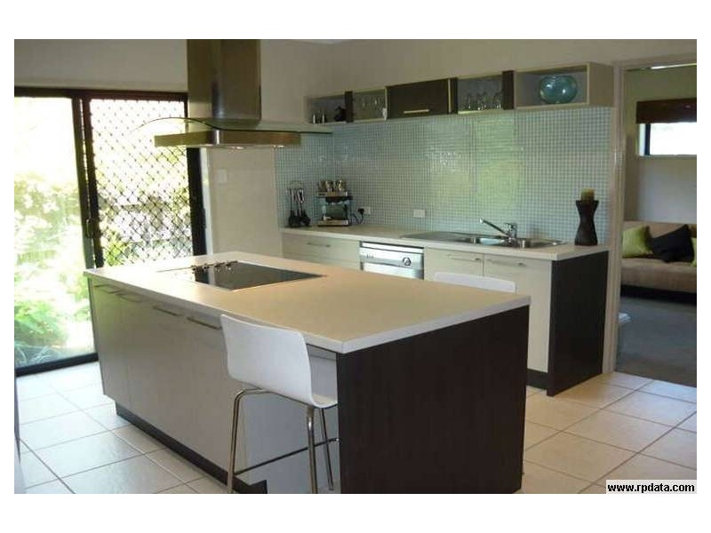 Bushland Beach QLD 4818