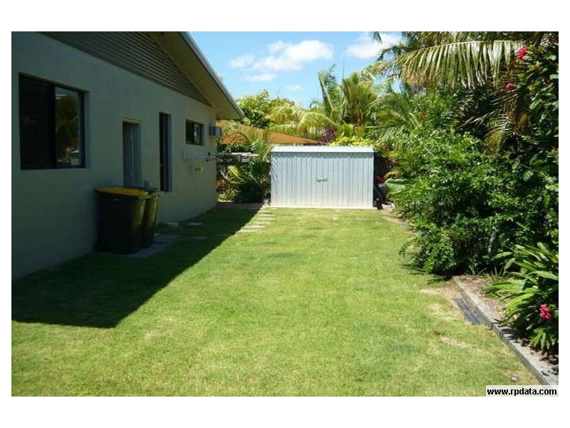 Bushland Beach QLD 4818