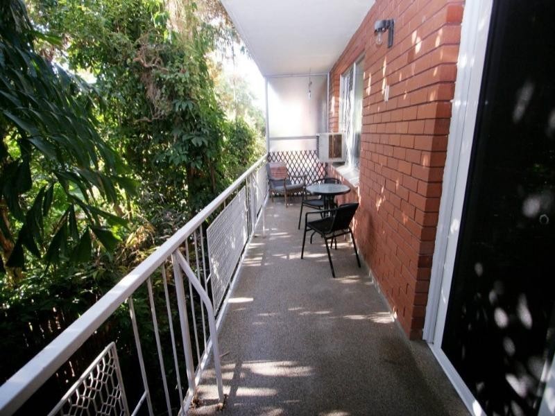 2/17 Stanton Terrace, North Ward QLD 4810