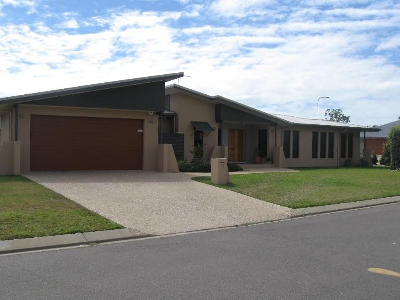 Bushland Beach QLD 4818