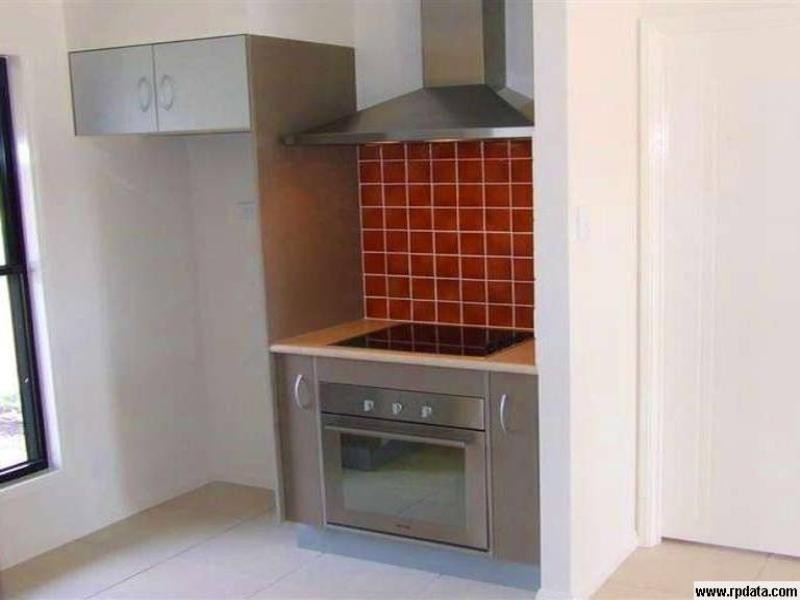 Bushland Beach QLD 4818