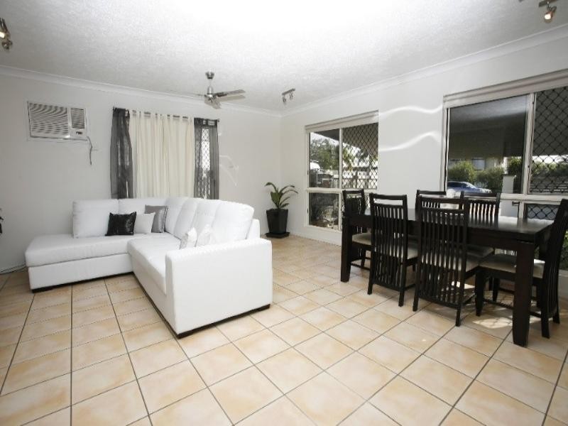 15 Estate Street, West End QLD 4810