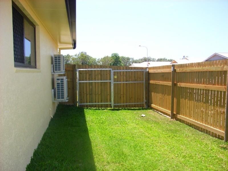 Bushland Beach QLD 4818