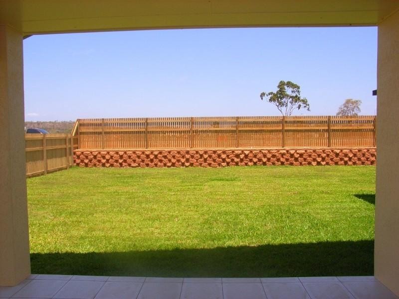 Bushland Beach QLD 4818