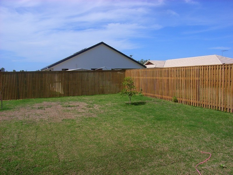 Bushland Beach QLD 4818