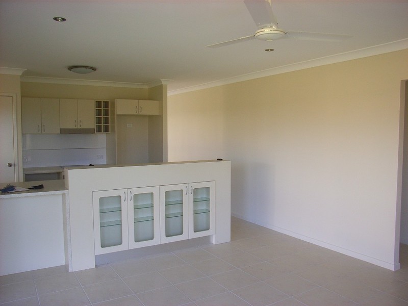 Bushland Beach QLD 4818