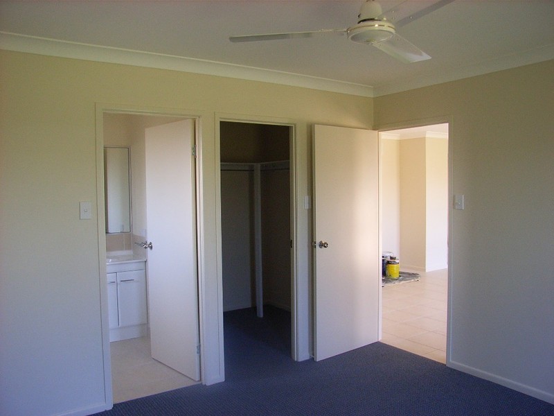 Bushland Beach QLD 4818