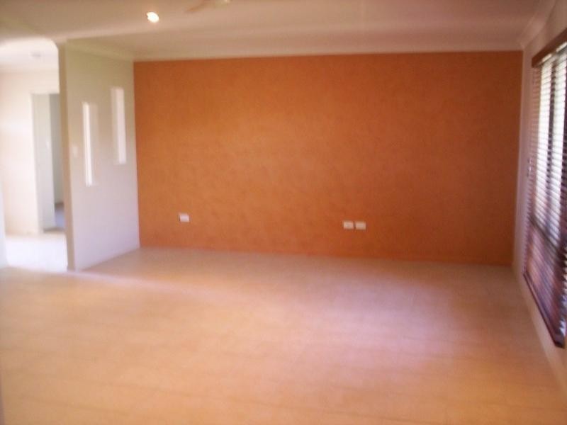 Bushland Beach QLD 4818