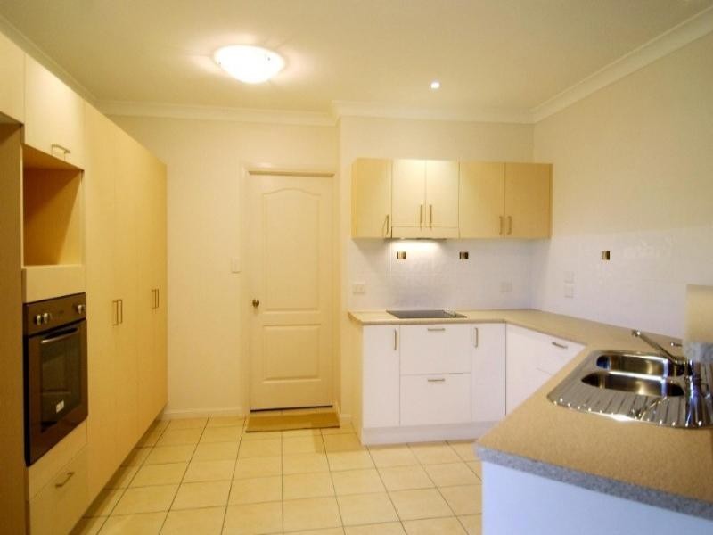 Bushland Beach QLD 4818