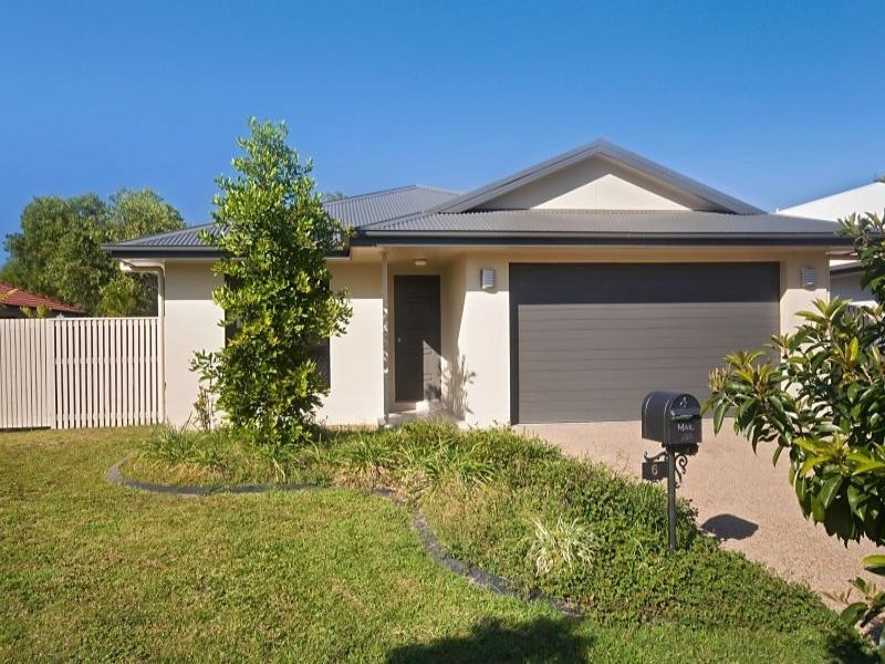 6 Hook Place, Bushland Beach QLD 4818