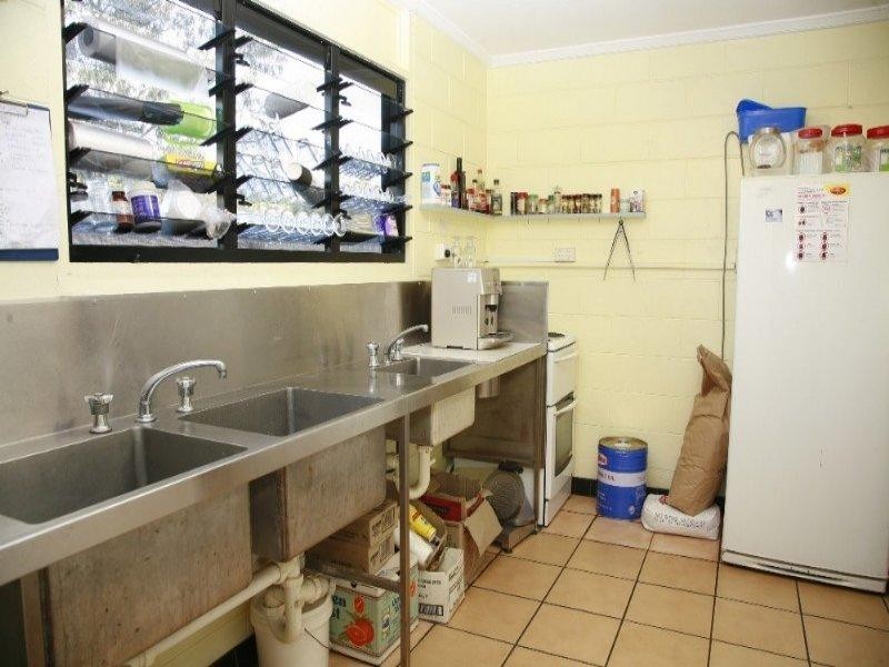 41 Reef Street, Saunders Beach QLD 4818