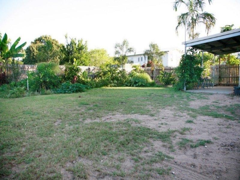 41 Reef Street, Saunders Beach QLD 4818