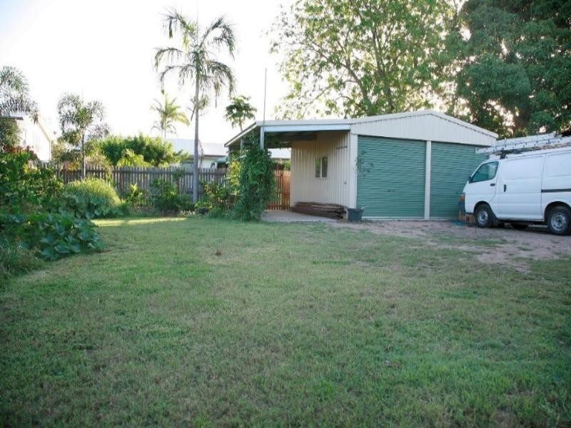 41 Reef Street, Saunders Beach QLD 4818