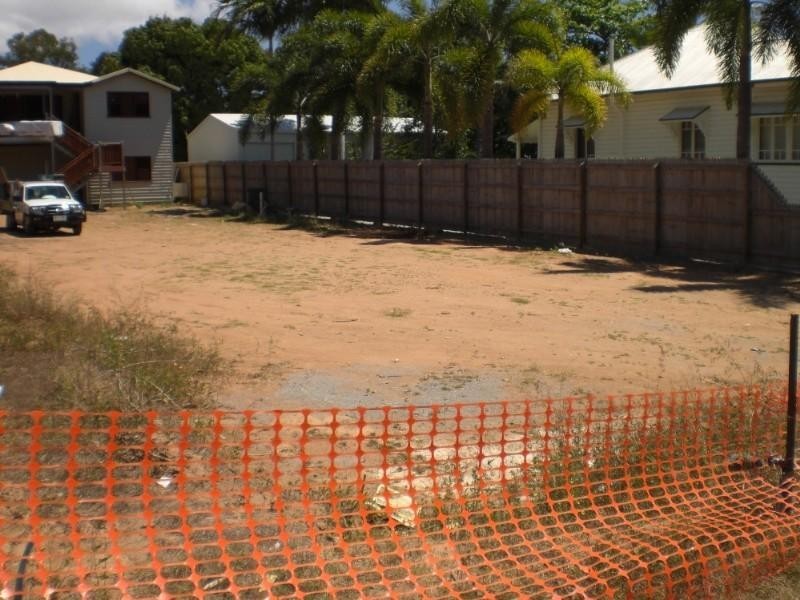 14 Taylor Street, Belgian Gardens QLD 4810