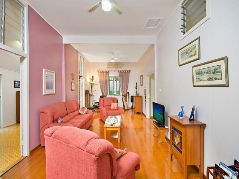 8 Estate Street, West End QLD 4810