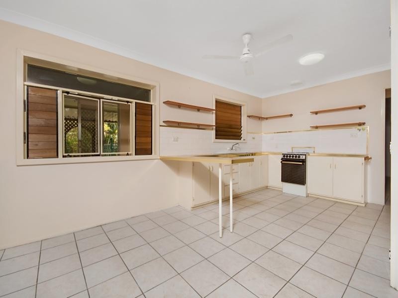 18 Banksia Street, Kirwan QLD 4817