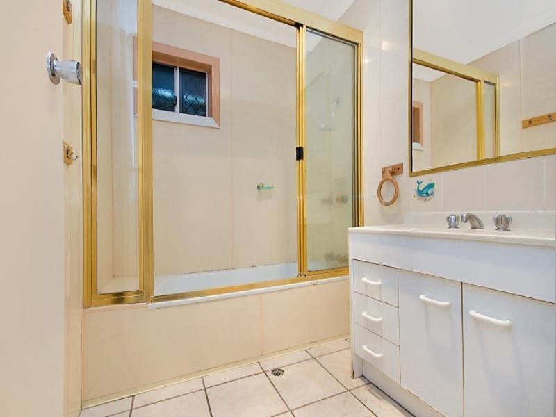 18 Banksia Street, Kirwan QLD 4817