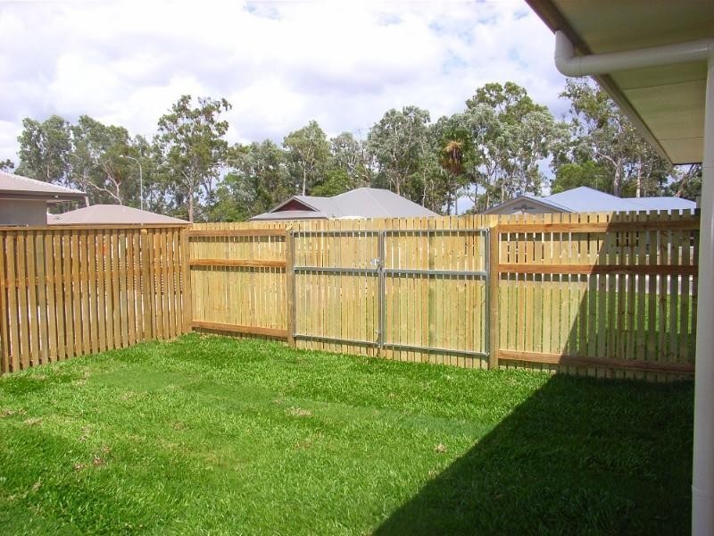 Bushland Beach QLD 4818