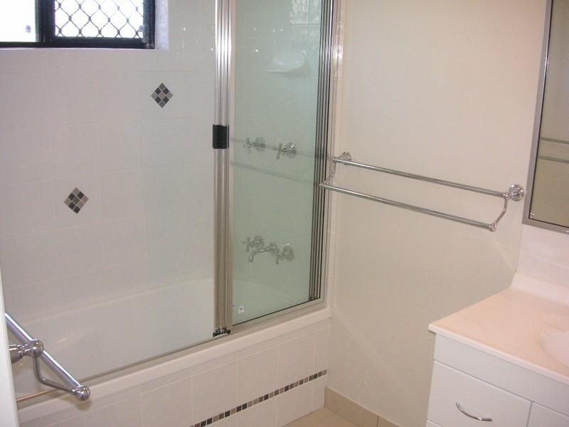 Bushland Beach QLD 4818