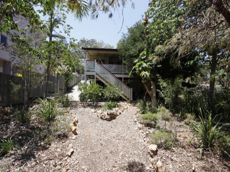 28 Queen Street, North Ward QLD 4810