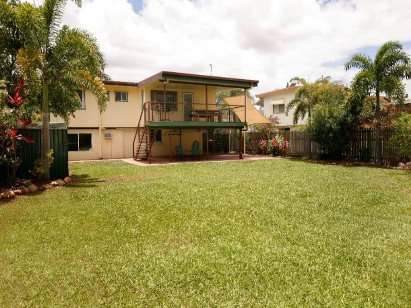 8 Blanes Street, Cranbrook QLD 4814