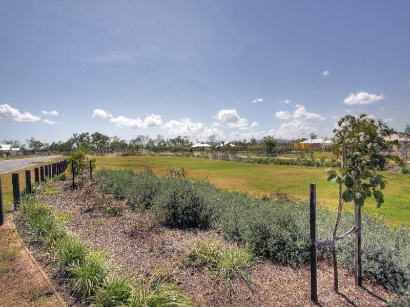 5 Capricorn Drive, Burdell QLD 4818