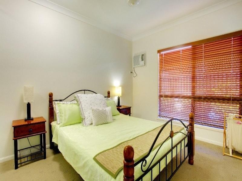 16 Helvellyn Street, Bushland Beach QLD 4818