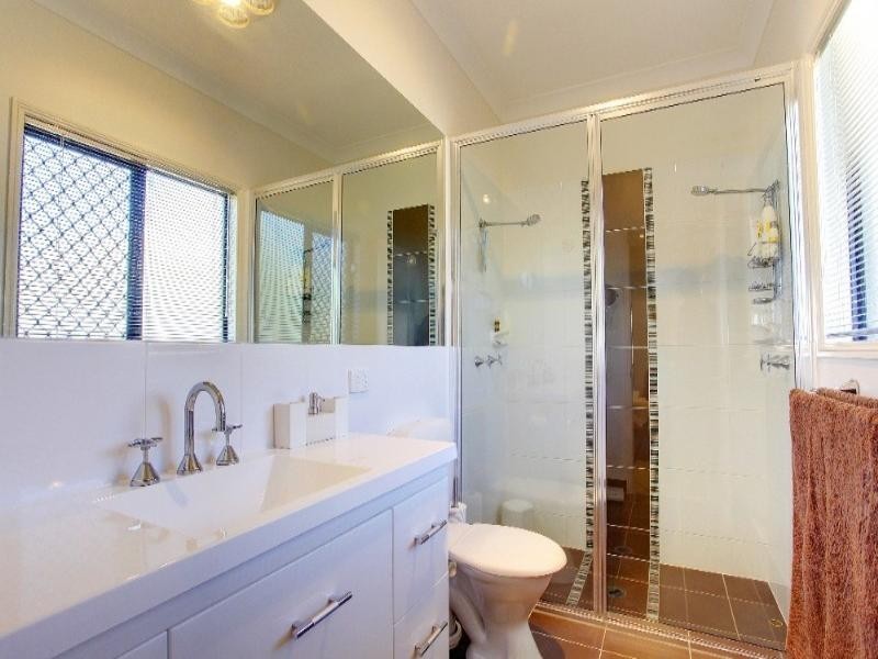 16 Helvellyn Street, Bushland Beach QLD 4818