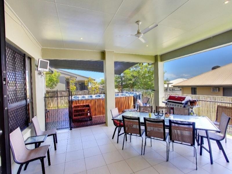 16 Helvellyn Street, Bushland Beach QLD 4818