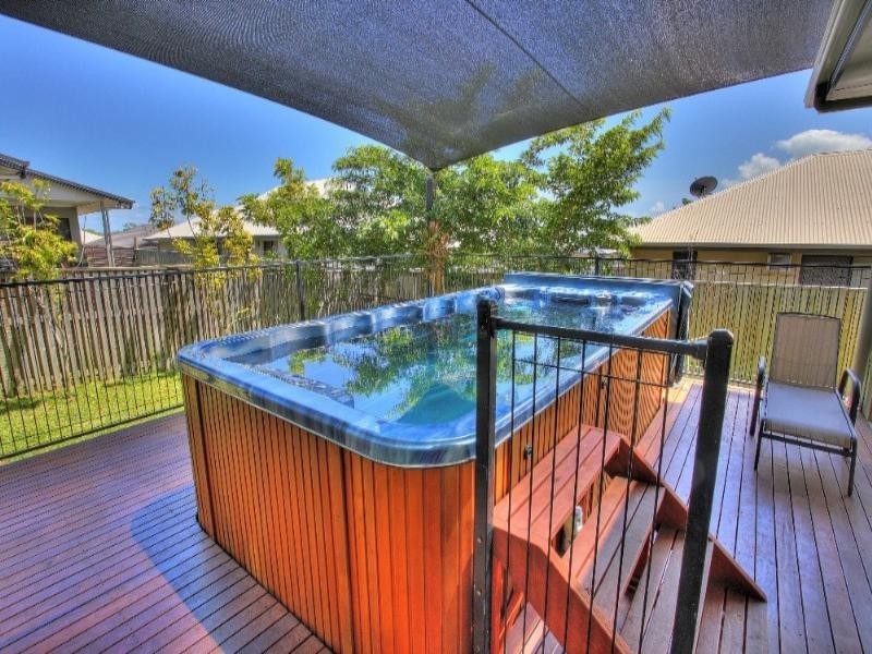 16 Helvellyn Street, Bushland Beach QLD 4818