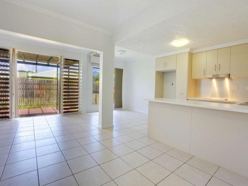 8 Ash Street, Kirwan QLD 4817