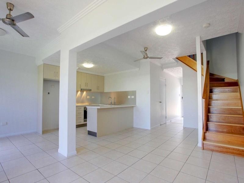 8 Ash Street, Kirwan QLD 4817