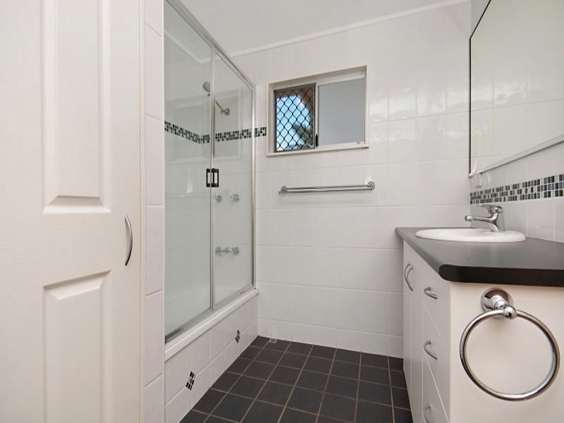 4 Blanes Street, Cranbrook QLD 4814