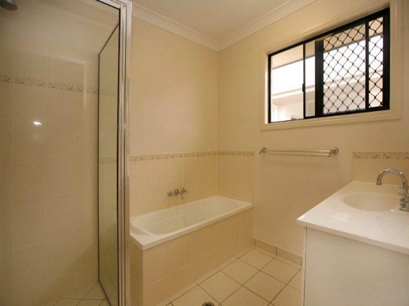 81 Estuary Parade, Douglas QLD 4814