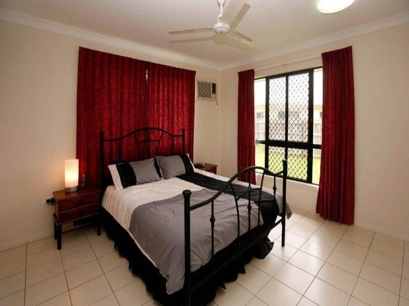 81 Estuary Parade, Douglas QLD 4814