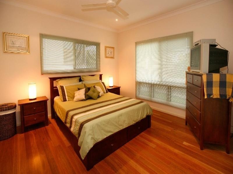 92 Railway Avenue, Railway Estate QLD 4810