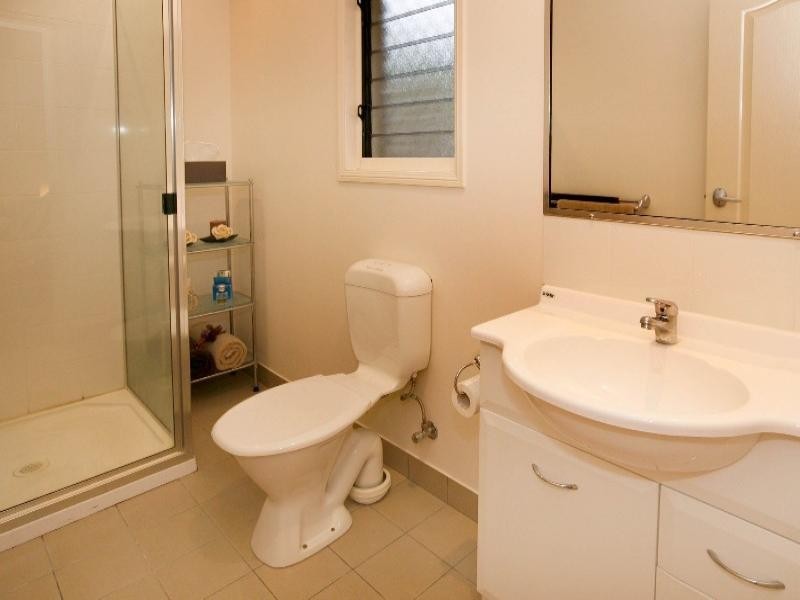 92 Railway Avenue, Railway Estate QLD 4810